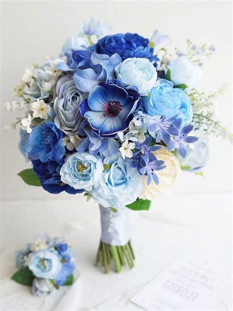 naturally blue flowers for wedding.